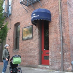 Authentica Wines - unfortunately the shop was closed that day