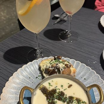 Bjerck Restaurant & Bar - Onion and mushroom soup with sangria - Modern European Near Me - Bergen, 12