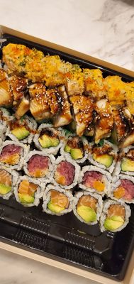 J San Sushi Bar by null