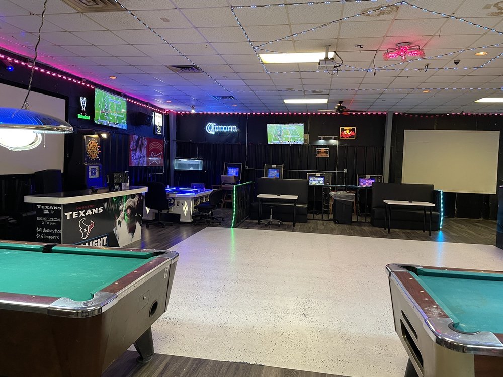 MOONLIGHT SPORTS BAR Updated September 2024 5130 E Sam Houston Pkwy