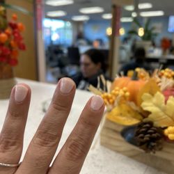 Regular manicure with Essie's ballet slipper