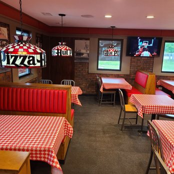 Pizza Hut - Retro dining experience - Pizza Near Me - Louisburg, North Carolina