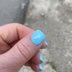 The Gulch Nail Bar - Residue and stuck to edges