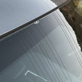 Alexander GMC - Cracked windshield that Alexander GMC refused to replace - Car Dealers Near Me - Simi Valley, California