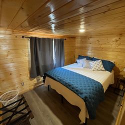 Eagle's Landing RV Resort - Master bed