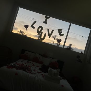 Abpopa Hillcrest - It's a dark photo but the aesthetic is SPOT ON - Vacation Rentals Near Me - San Diego, California
