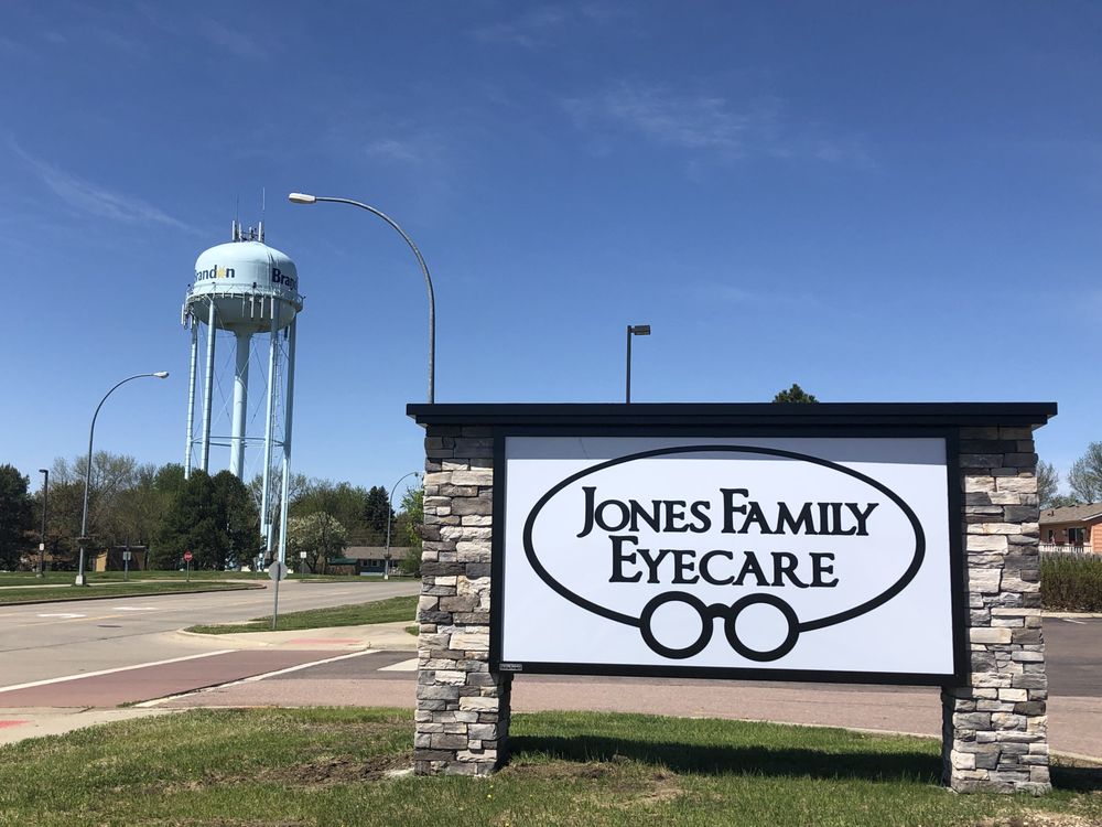 JONES FAMILY EYECARE Updated August 2024 1120 E Holly Blvd, Brandon