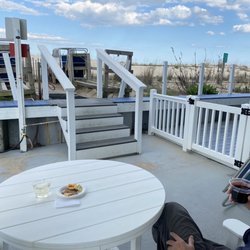 Atlantic View Hotel - Wine and cheese hour !