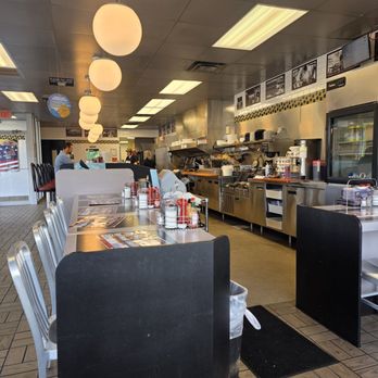 Waffle House - The dining counter. - Breakfast & Brunch Near Me - Salem, Virginia Waffle House - The dining counter. - Breakfast & Brunch Near Me - Salem, Virginia