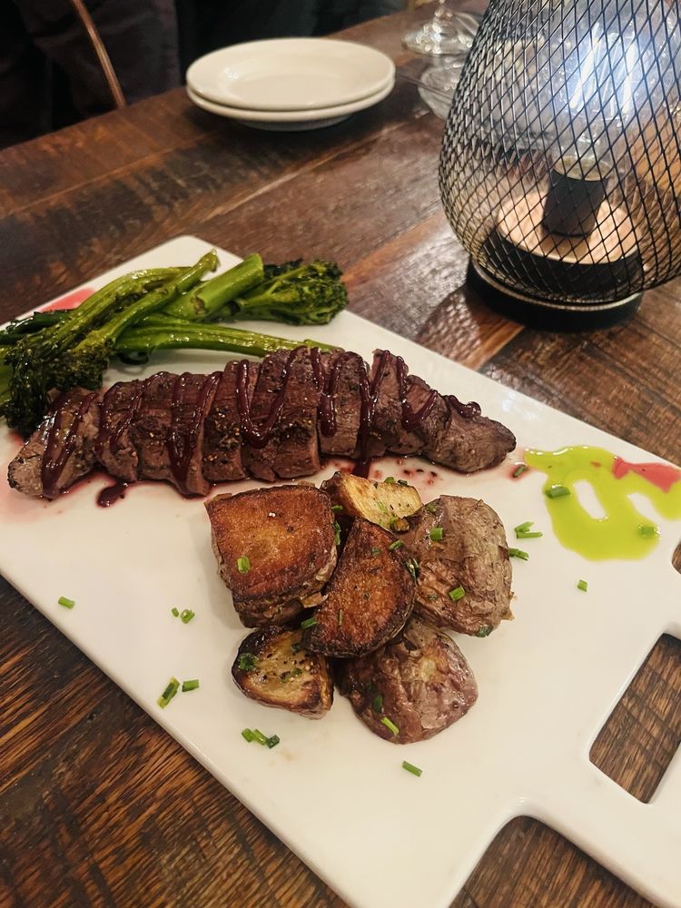 Gateway Tapas & Spirits Logo