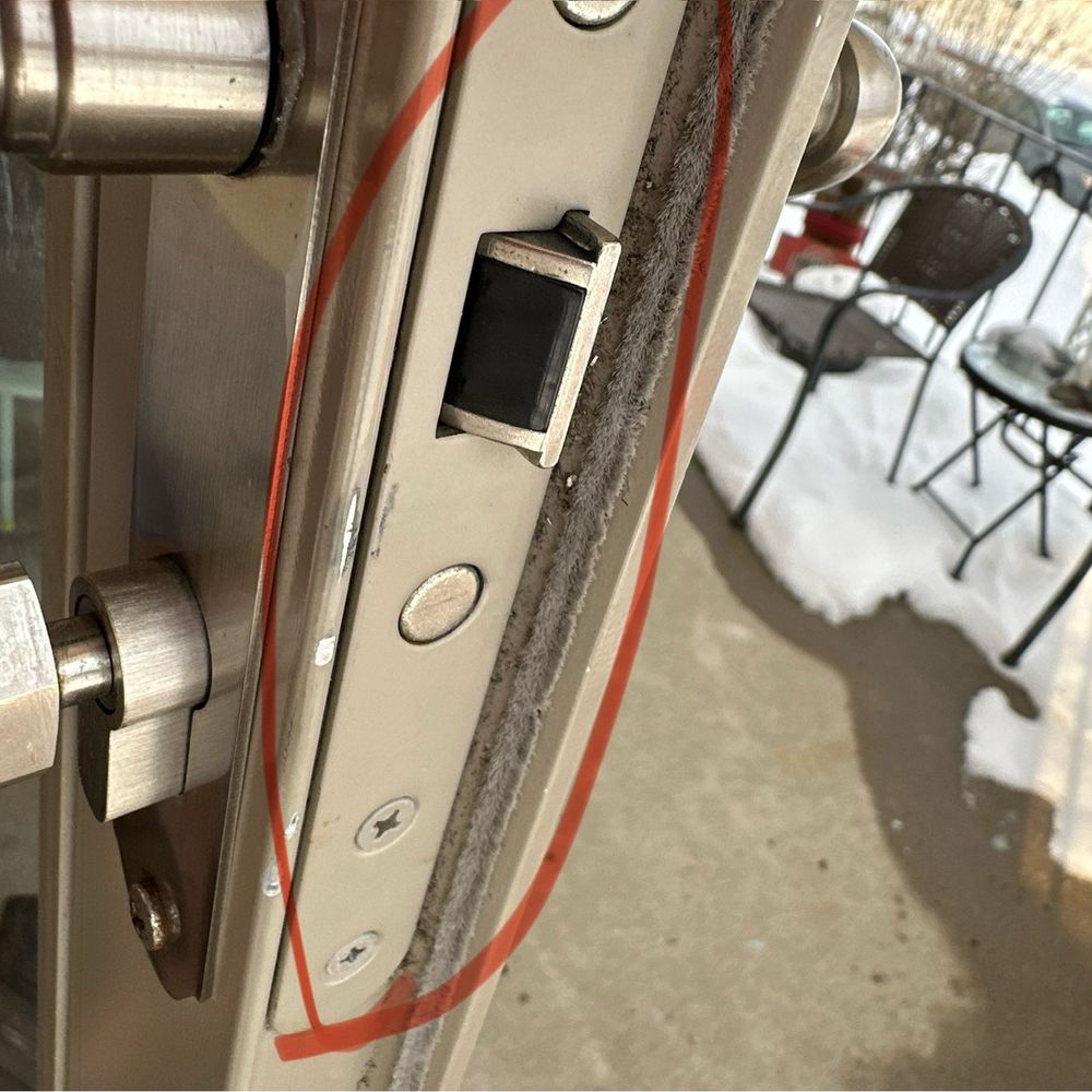 Kelleys Auto Lock & Key - Unit that I requested to be replaced on two storm doors. - Keys & Locksmiths Near Me Kelleys Auto Lock & Key - Unit that I requested to be replaced on two storm doors. - Keys & Locksmiths Near Me