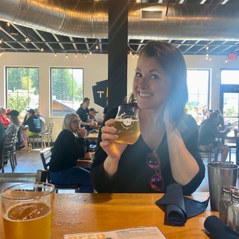 Thunder Island Brewing - Great beer - Breweries Near Me - Cascade Locks, Oregon Thunder Island Brewing - Great beer - Breweries Near Me - Cascade Locks, Oregon