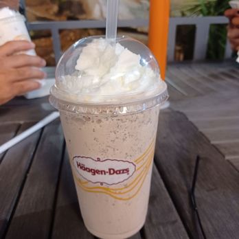 Häagen-Dazs - Irish Creme Brownie Milkshake - Desserts Near Me - Orlando, Florida Häagen-Dazs - Irish Creme Brownie Milkshake - Desserts Near Me - Orlando, Florida