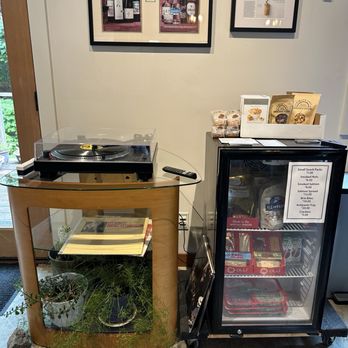 Rolling Bay Winery - Snacks available - Wineries Near Me - Bainbridge Island, Washington Rolling Bay Winery - Snacks available - Wineries Near Me - Bainbridge Island, Washington