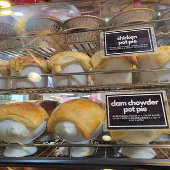 A La Mode - Clam Chowder Pot Pie - Bakeries Near Me - Vancouver, British Columbia A La Mode - Clam Chowder Pot Pie - Bakeries Near Me - Vancouver, British Columbia