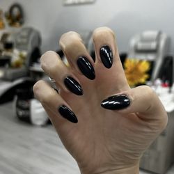Nails Haven - Black + Chrome