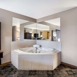 Best Western Windsor Inn - KingSuiteone