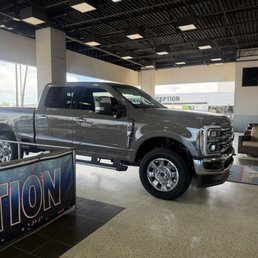 Beautiful truck! Beautiful truck!