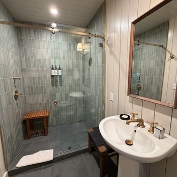 Dawn Ranch - New modern bathroom with a large shower with excellent pressure. - Hotels Near Me - Guerneville, California Dawn Ranch - New modern bathroom with a large shower with excellent pressure. - Hotels Near Me - Guerneville, California