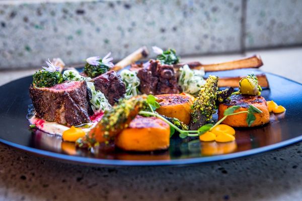 Eolus Bar & Dining by null