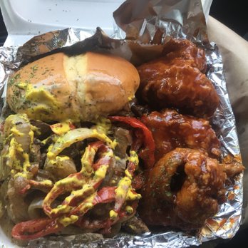 Taylormade Que - Single Trio. Jerk Burger. BBQ wings. - Barbeque Near Me - Chicago, Illinois