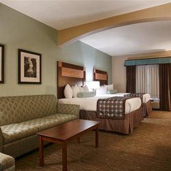Double Queen Suite w/ Sofa Bed