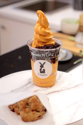 L'moon Creamery - Pasadena by null