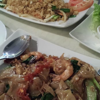Elephant Thai Kitchen - Spicy shrimp fried rice and shrimp Pad Saw Eew - Thai Near Me - Long Beach, California Elephant Thai Kitchen - Spicy shrimp fried rice and shrimp Pad Saw Eew - Thai Near Me - Long Beach, California