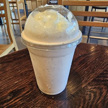 Burger 3000 - Strawberry and oreo milkshake - Burgers Near Me - Chatsworth, California Burger 3000 - Strawberry and oreo milkshake - Burgers Near Me - Chatsworth, California