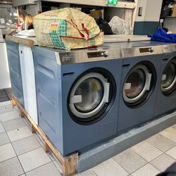 All American Laundrette - 4 washers, 4 dryers available. Assistant is very helpful!!