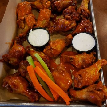 Buffalo Wild Wings Updated Covid 19 Hours Services 173 Photos 229 Reviews Chicken Wings 1447 Richmond Ave Bullshead Staten Island Ny United States Restaurant Reviews Phone Number Menu Yelp