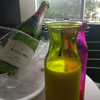 District Tavern - Mimosas! - Bars Near Me - Tampa, Florida District Tavern - Mimosas! - Bars Near Me - Tampa, Florida
