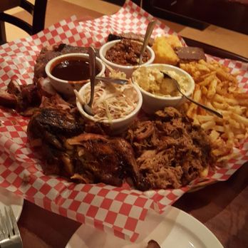 Memphis Blues - The Memphis platter....so damn delicious!!!! - Barbeque Near Me - Vancouver, British Columbia