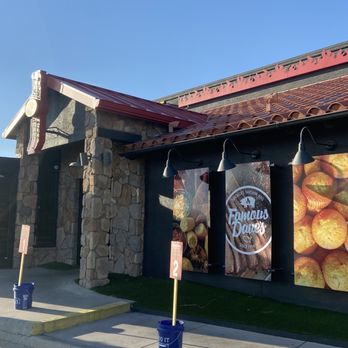 Famous Dave's Bar-B-Que - ows outside of restaurant - Barbeque Near Me - El Paso, Texas Famous Dave's Bar-B-Que - ows outside of restaurant - Barbeque Near Me - El Paso, Texas