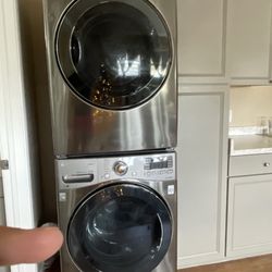 Alberto's Appliances - Washer set