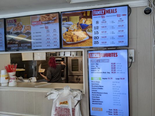 Lee's Famous Recipe Chicken PLYMOUTH MICHIGAN by null