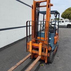 Mighty Machine Rentals - Forklift rental in Laguna Hills for pallets, loading and warehouse moves. Daily and weekly rates available!