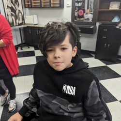 Dudes and Divas Barber and Style Shop - Before