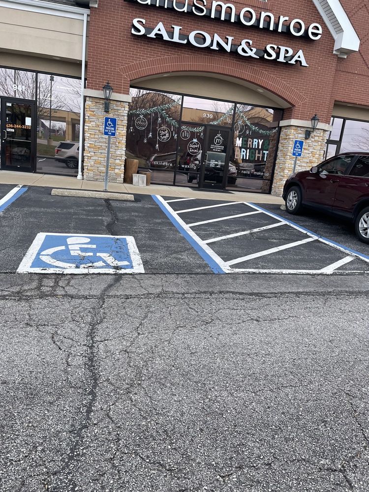 JULIUS MONROE SALON & SPA Updated August 2024 27 Reviews 939