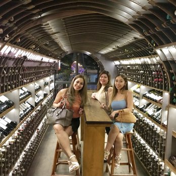 La Vie Parisienne - Bakeries Near Me - Cebu City, CEB