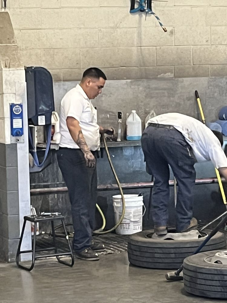 LES SCHWAB TIRE CENTER Updated September 2024 24 Photos & 102