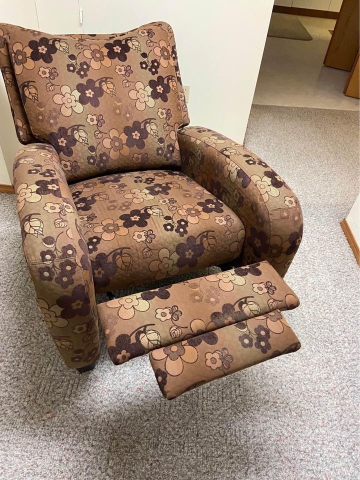 EXCLUSIVE UPHOLSTERY & RESTORATION COMPANY Updated August 2024 6534