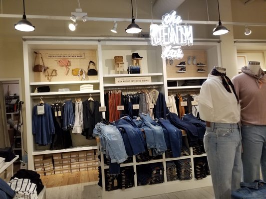 Madewell by null