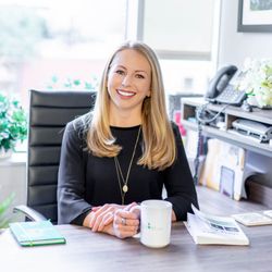 The Lyons' Share Wellness - Board Certified Holistic Nutritionist and owner Megan Lyons, ready to help you reach your health goals!