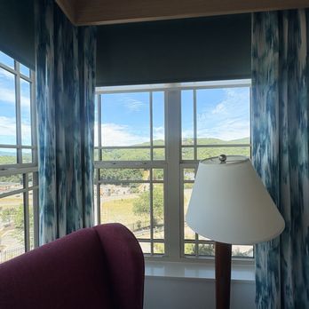 Hilton Garden Inn Roanoke - Hotels Near Me - Roanoke, Virginia
