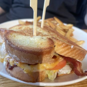 Applebee's Grill + Bar - Clubhouse grille SO YUMMY - American Near Me - Tracy, California Applebee's Grill + Bar - Clubhouse grille SO YUMMY - American Near Me - Tracy, California