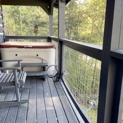 Stony Brook Cabins - Hot tub on back porch