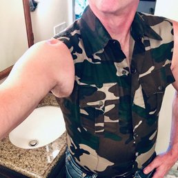 Sleeveless Snap Button-Down Camouflage Shirt Sleeveless Snap Button-Down Camouflage Shirt