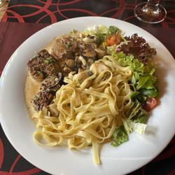 Pizzeria La Piccola - Schweinemedallions mit Bandnudeln