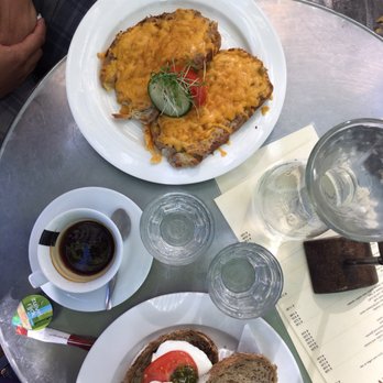 Spanjer en van Twist - Tuna melt & buffalo motz sandwich - Gastropubs Near Me - Amsterdam, New Hampshire Spanjer en van Twist - Tuna melt & buffalo motz sandwich - Gastropubs Near Me - Amsterdam, New Hampshire